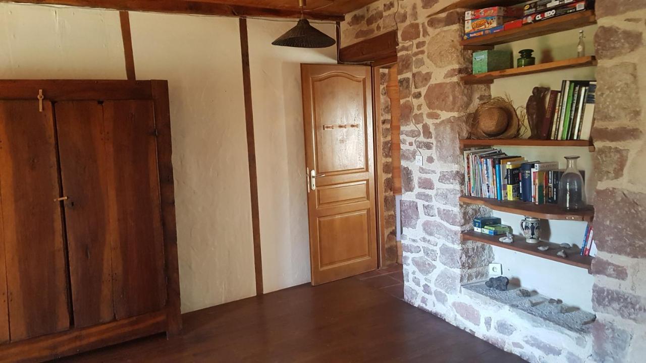 Maison Isolee Dans Les Vignes Et Les Bois Valady 外观 照片